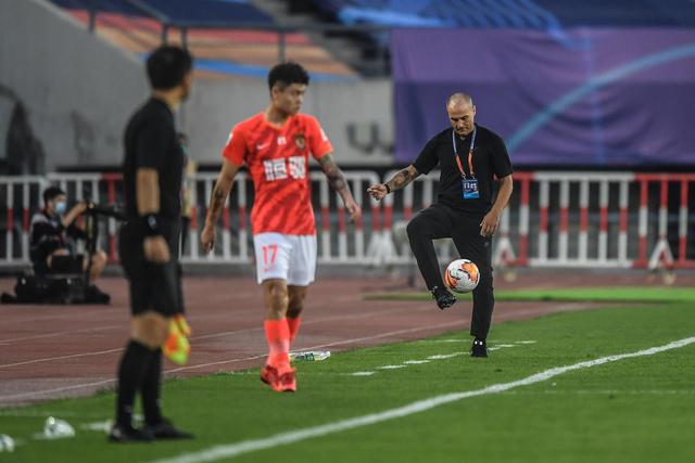 中国代表团在亚运会上再创佳绩，9月27日赢得12金